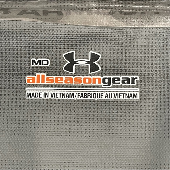 Under Armour Light Weight Jacket with Hoodie Women Size Medium - Picture 8 of 16